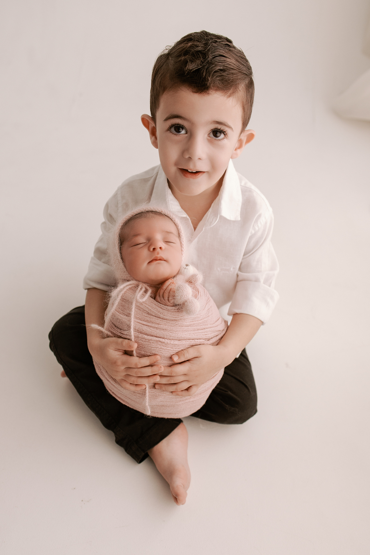 Beb&ecirc; durante ensaio newborn no est&uacute;dio