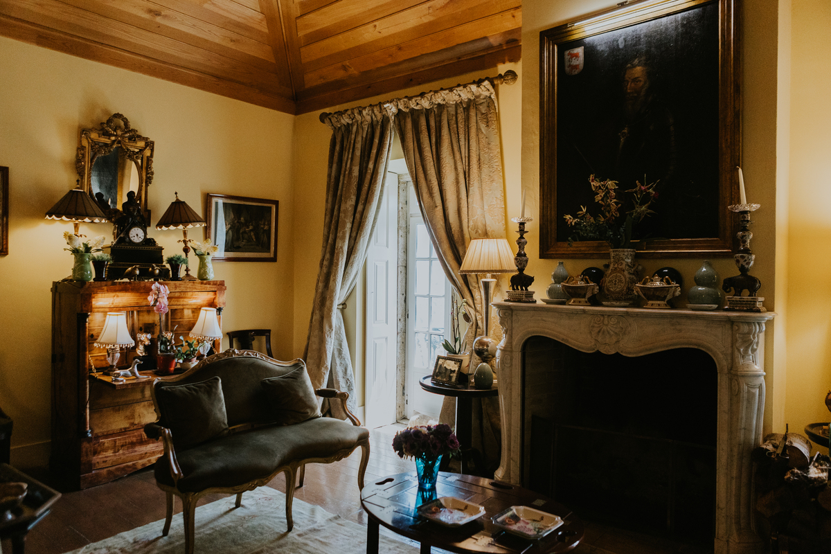 Interior sala antiga clássica hotel rural casa viscondes varzea