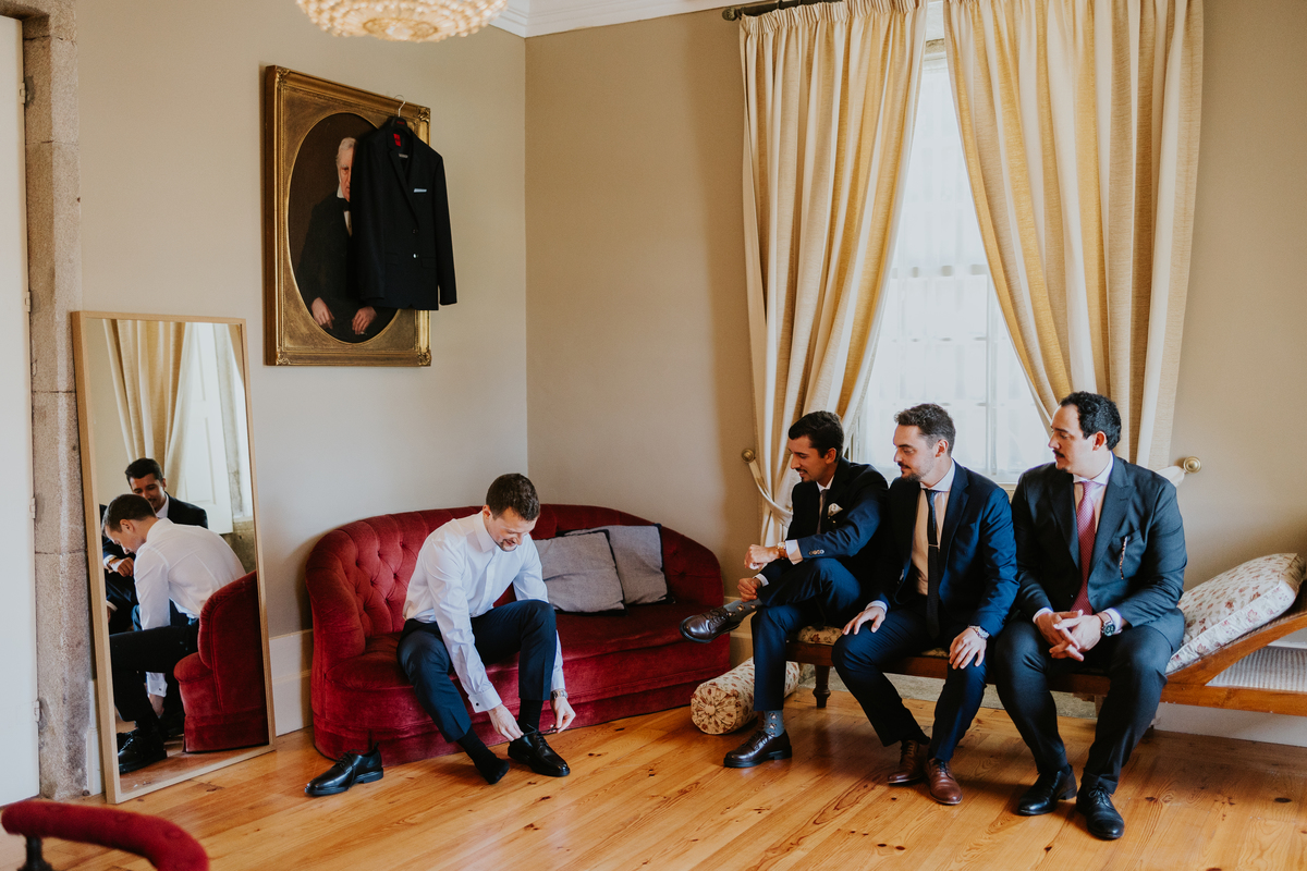 Noivo amigos casa do ribeirinho sapatos