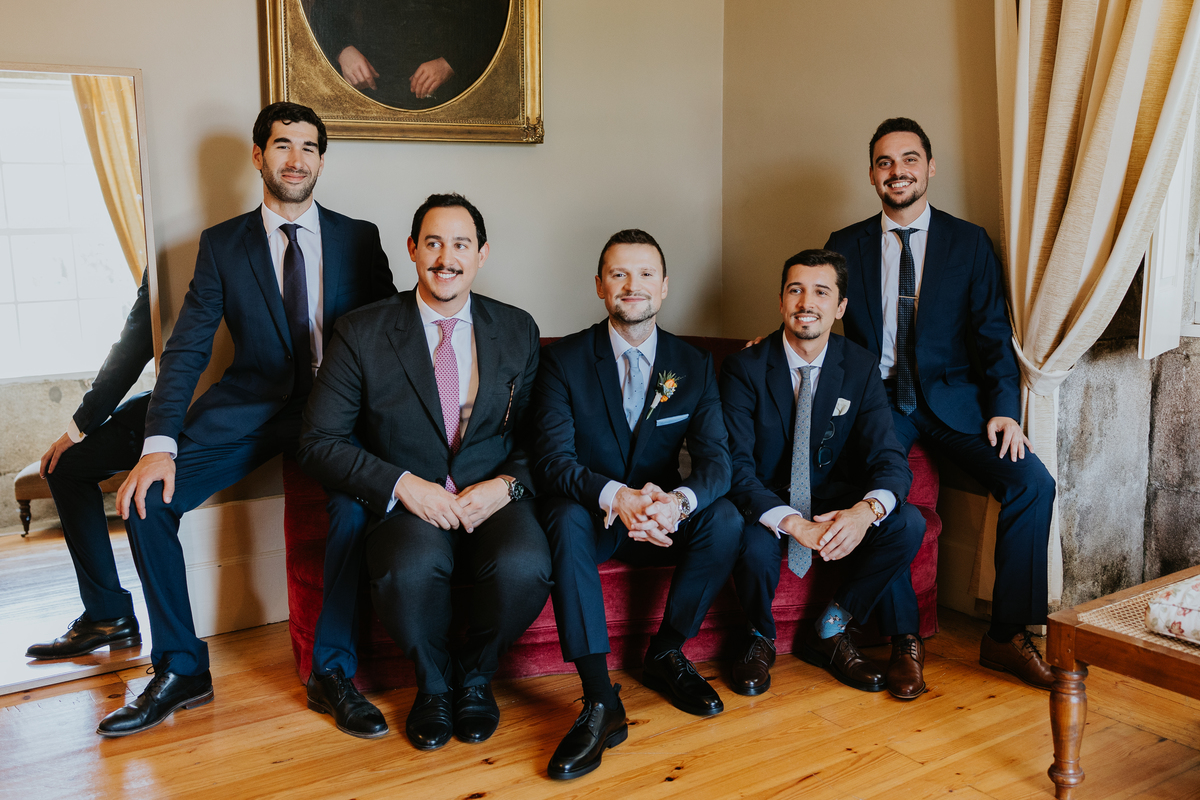 Retatro noivo com amigos casa clássica casamento casa ribeirinho