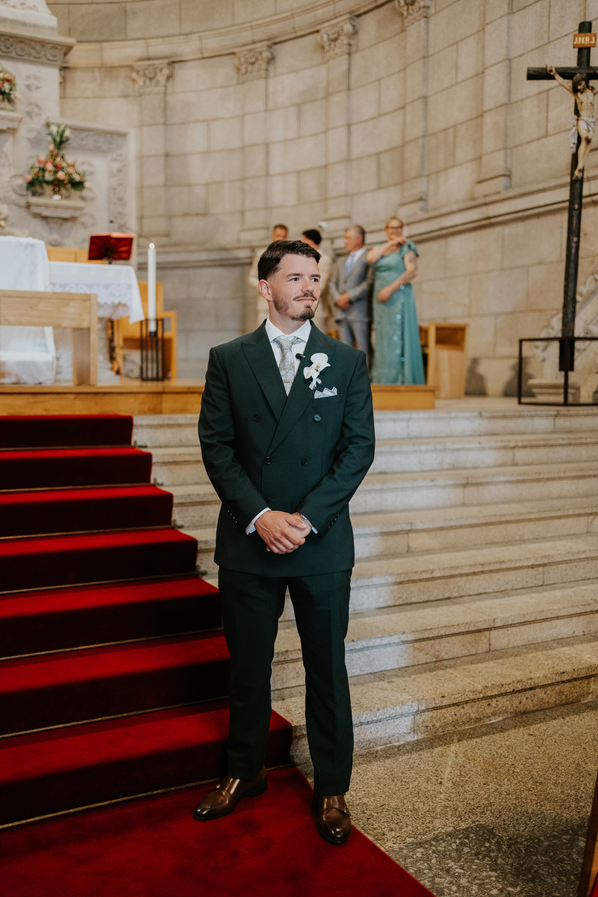 Noivo espera noiva altar santa luzia viana