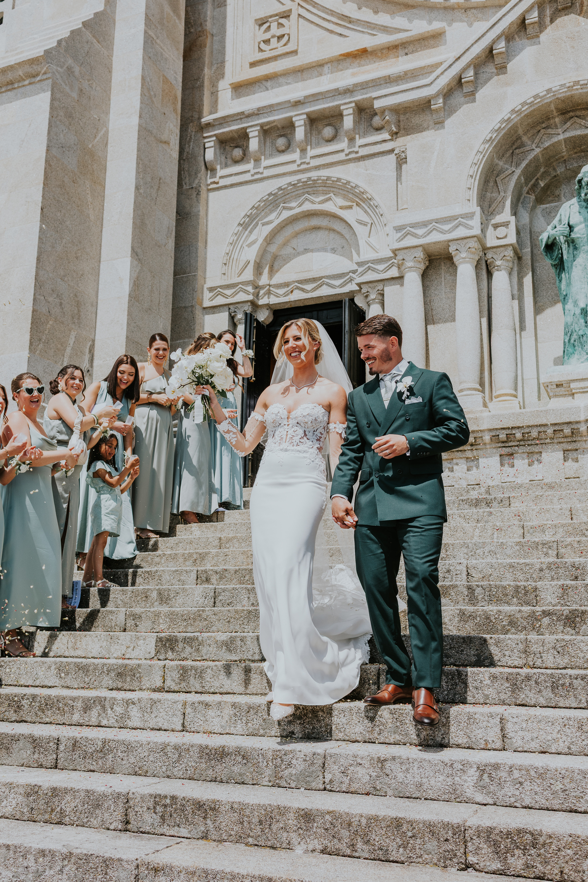 Beijo noivos casamento igreja santa luzia Viana do castelo