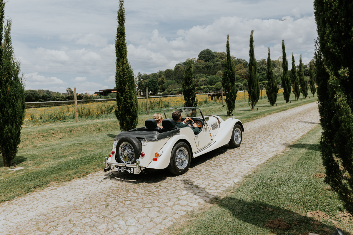 Quinta do alferes casamento entrada carro clássicio