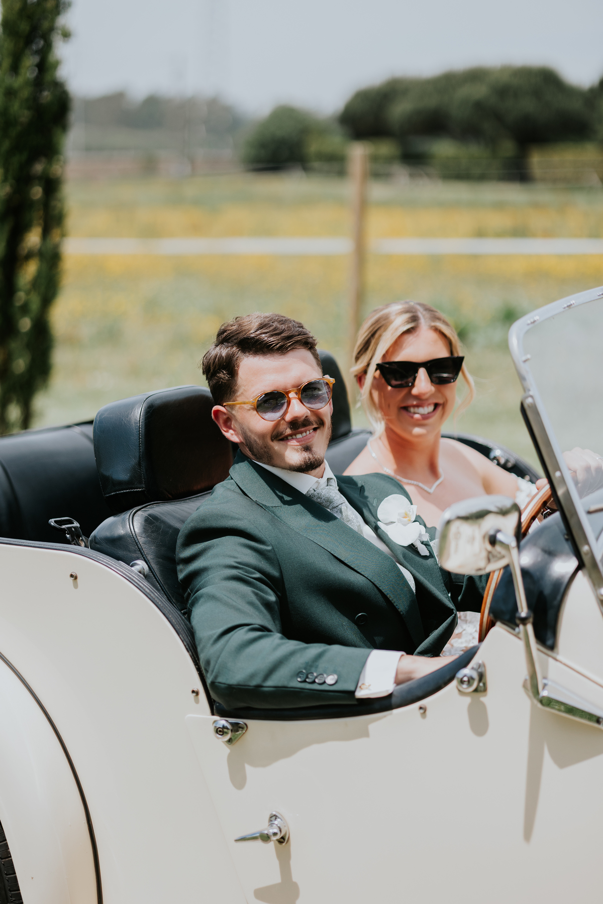 Quinta do alferes casamento entrada carro clássicio