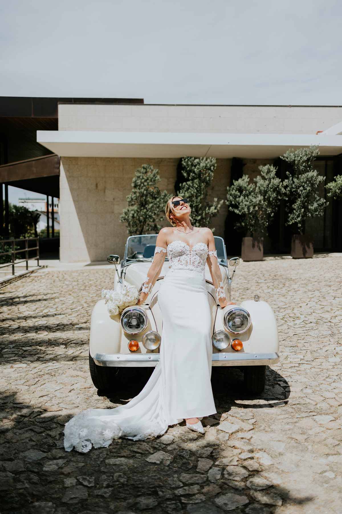 Quinta do alferes casamento entrada carro clássicio