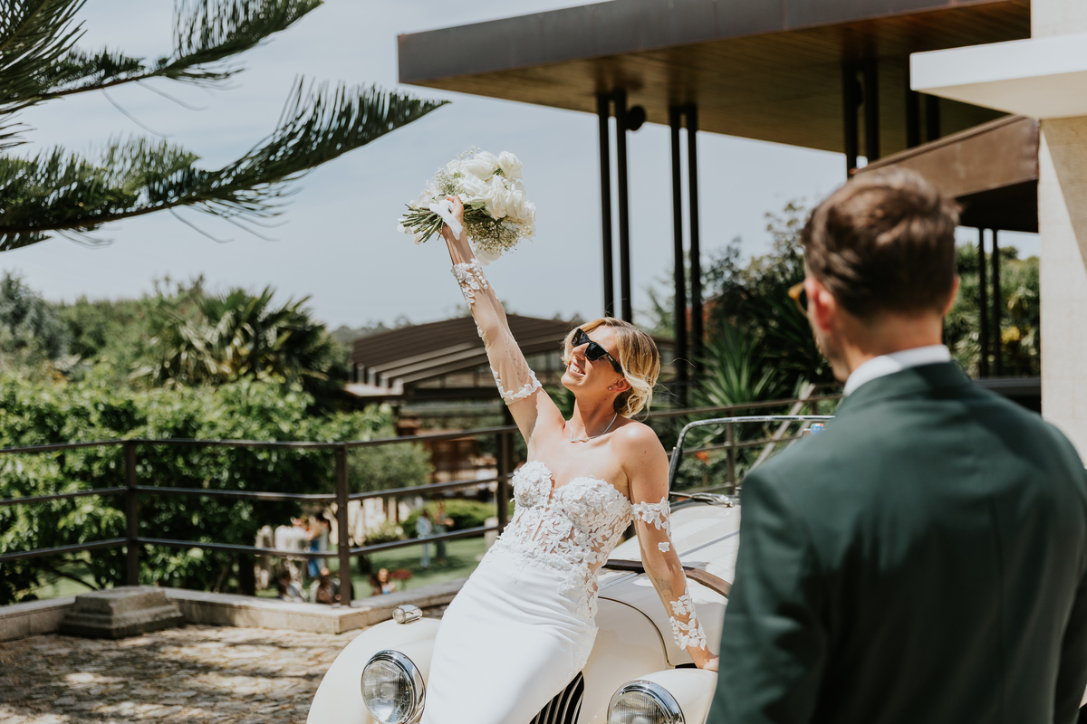 Quinta do alferes casamento entrada carro clássicio