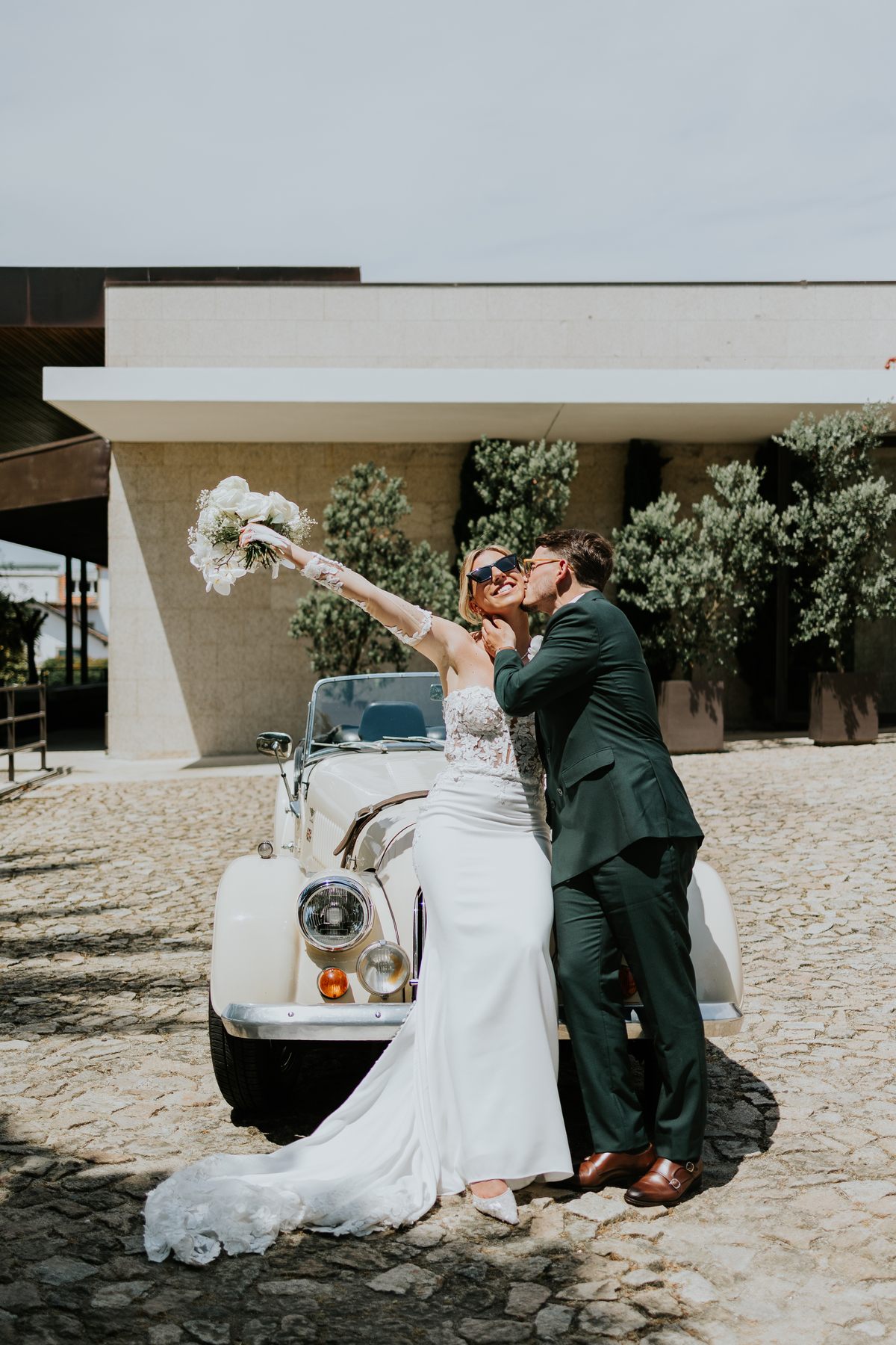 Quinta do alferes casamento entrada carro clássicio