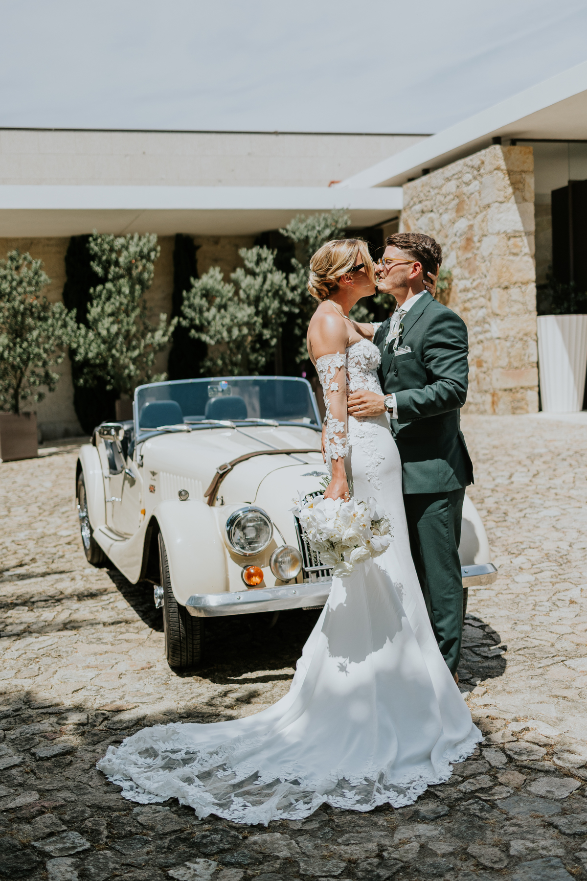 Quinta do alferes casamento entrada carro clássicio