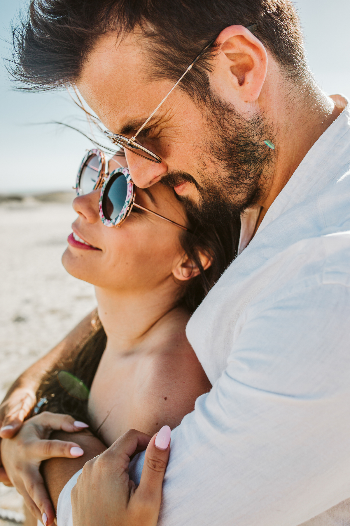 Noivos sessao solteiros casal abraço