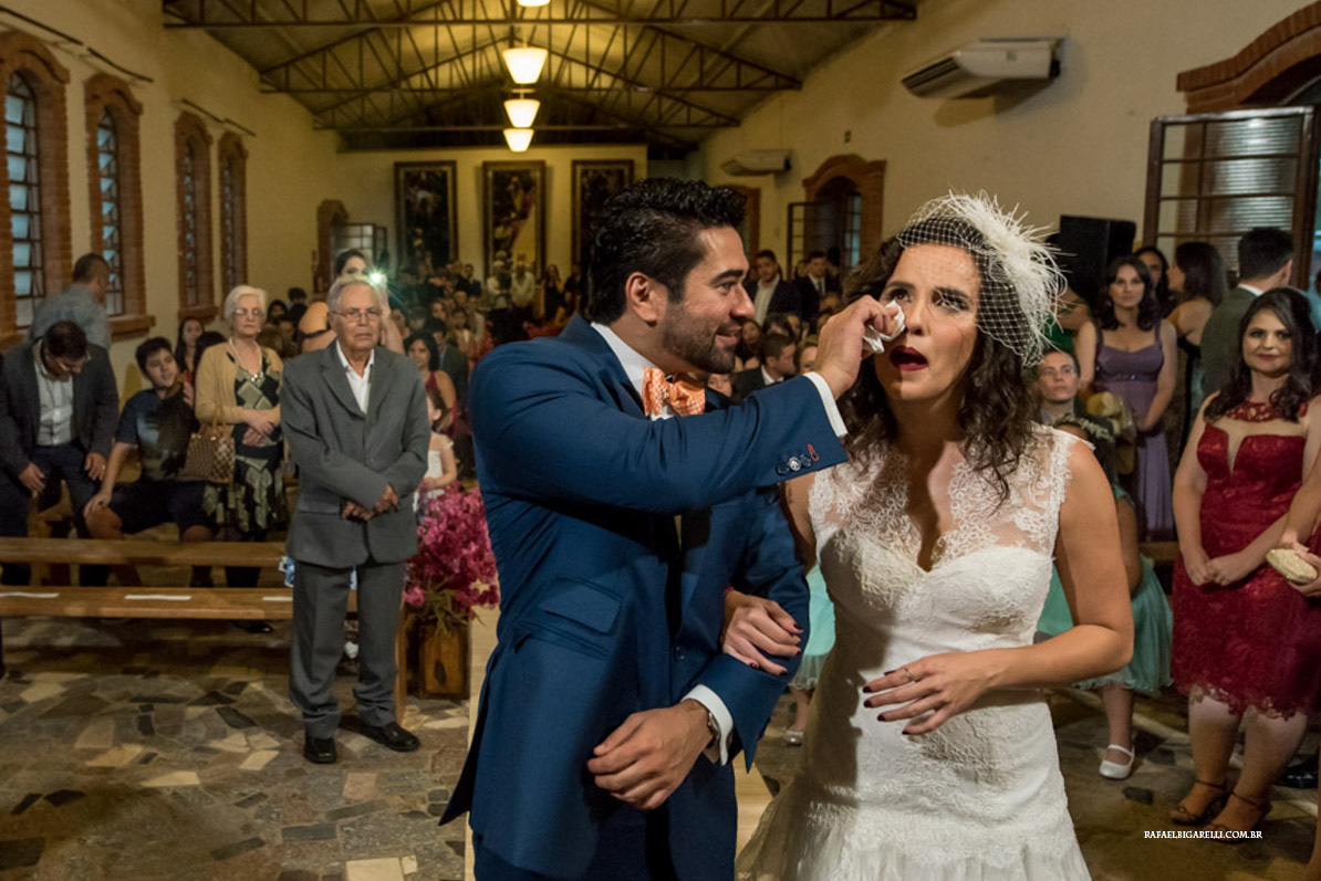 chegada da noiva cerimonia de casamento