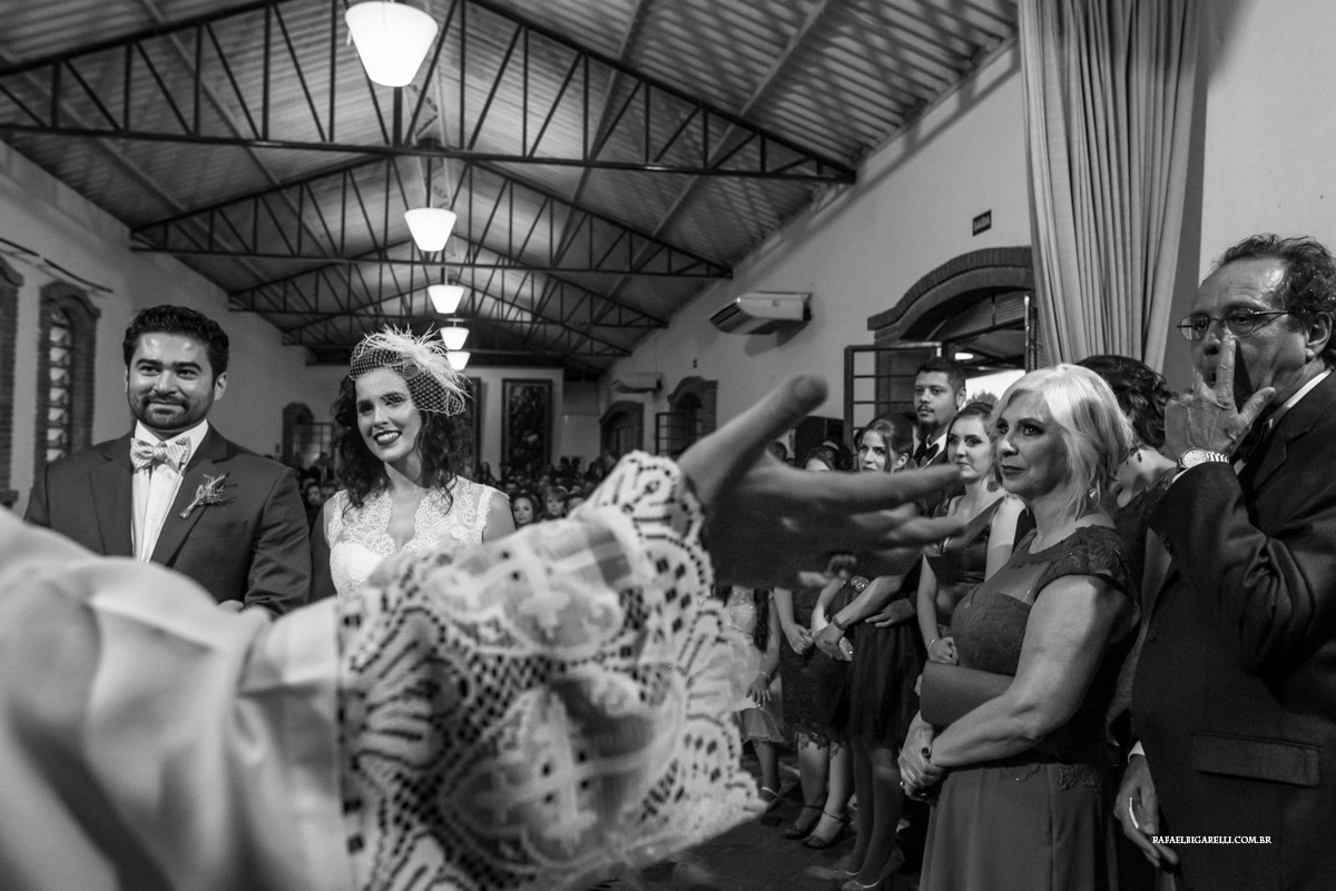 benção do padre nos casamento