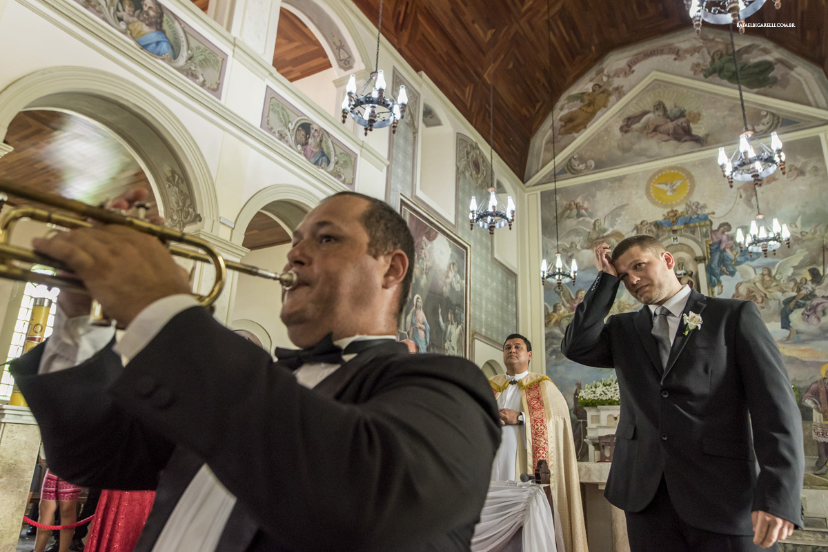 entrada da noiva noivo emoção