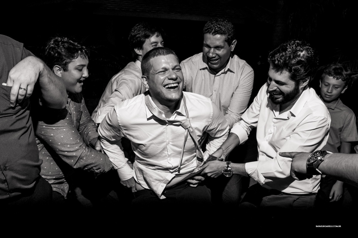 festa de casamento noivo preto branco