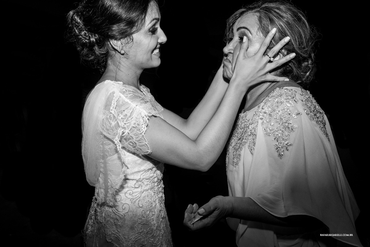 mae e filha no casamento