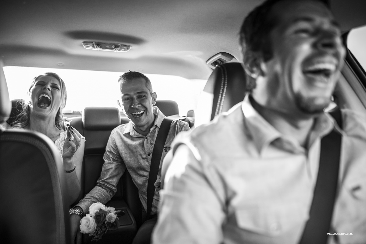 noiva no carro