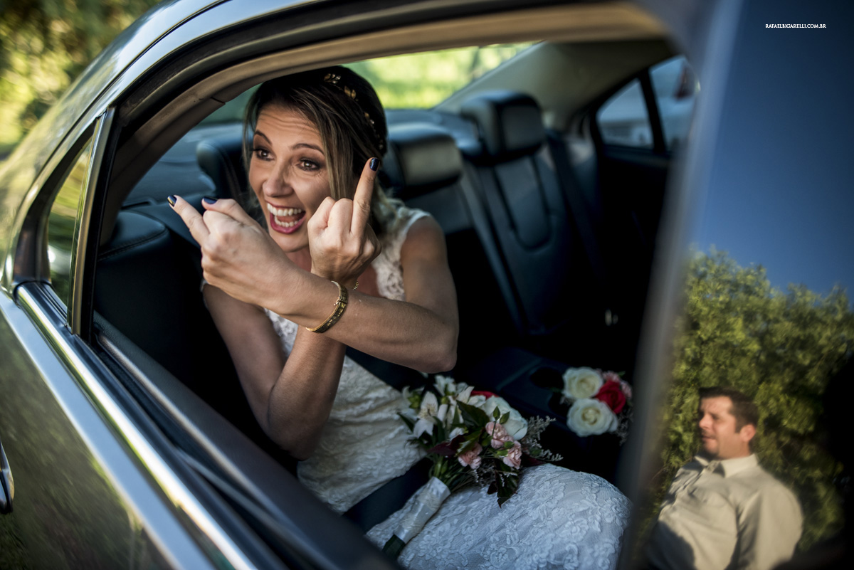 noiva no carro