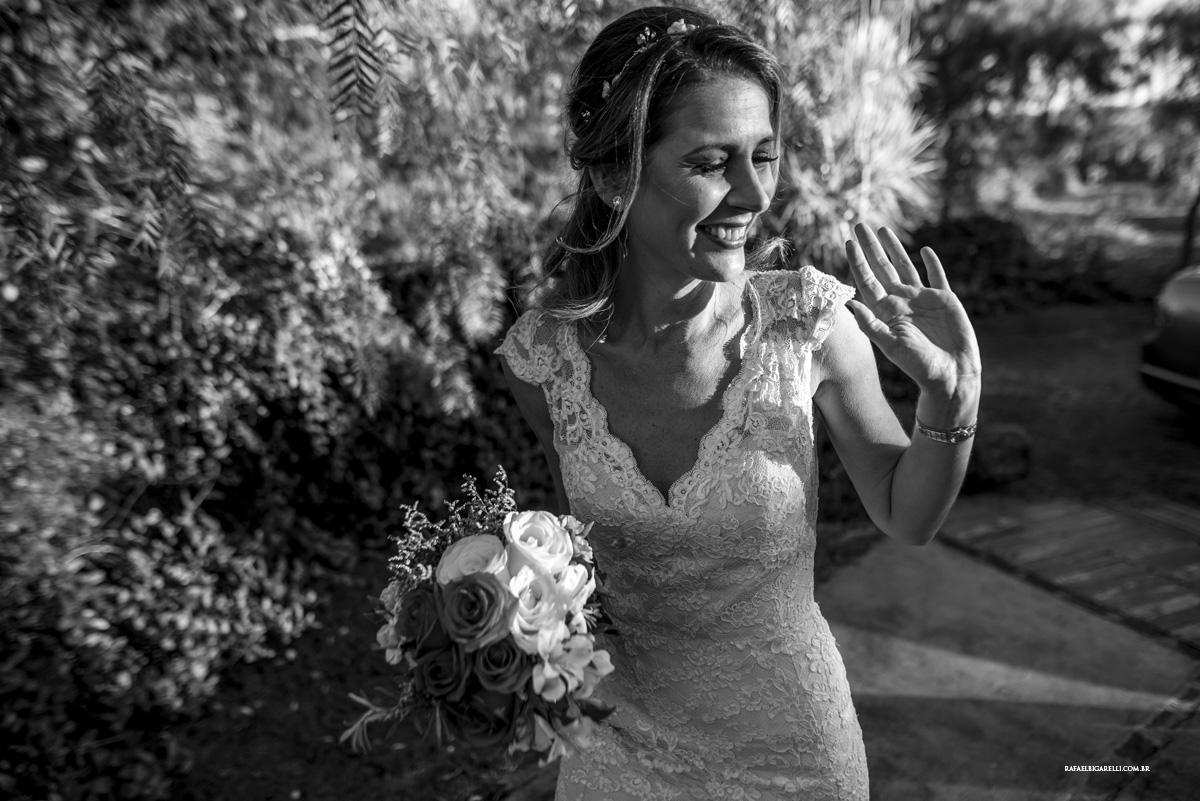 entrada da noiva flores preto e branco