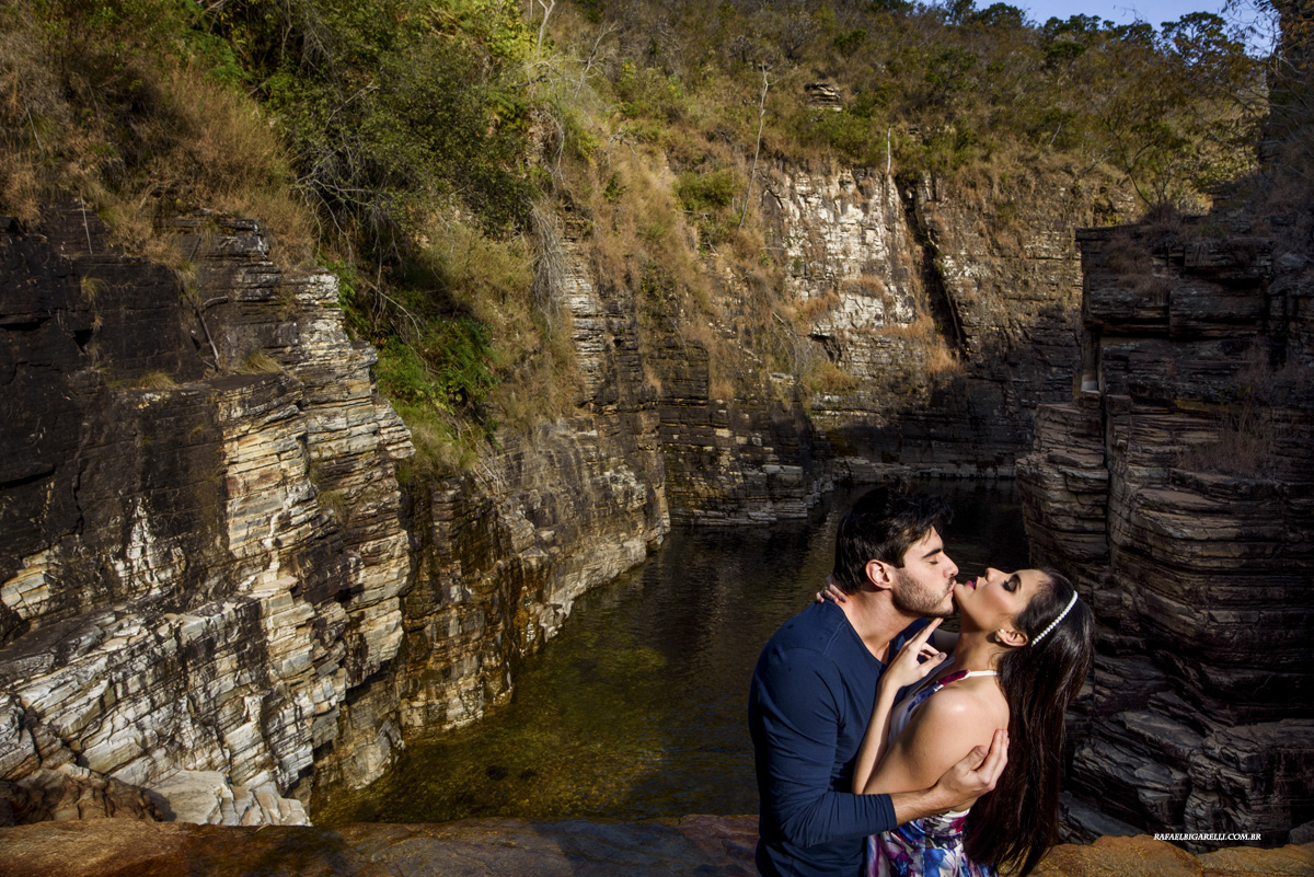 noivos fazem sessão pre casamento no capitolio mg