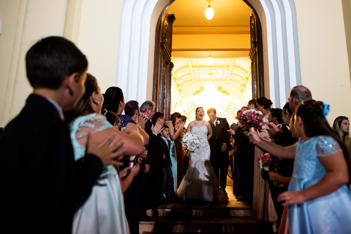 saída da igreja casamento dois corregos sp fotografo rafael bigarelli