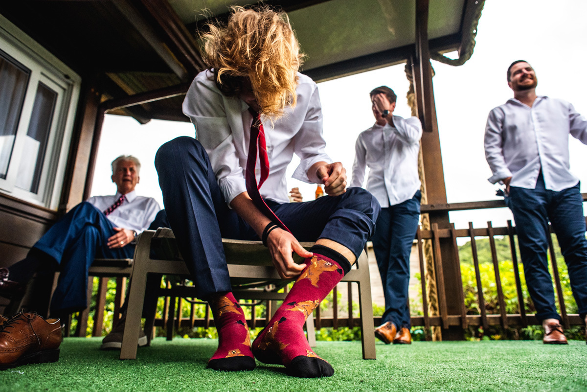 making of do noivo estrangeiro com noiva brasileiro casamento ilha do mel noivo com meia estilosa