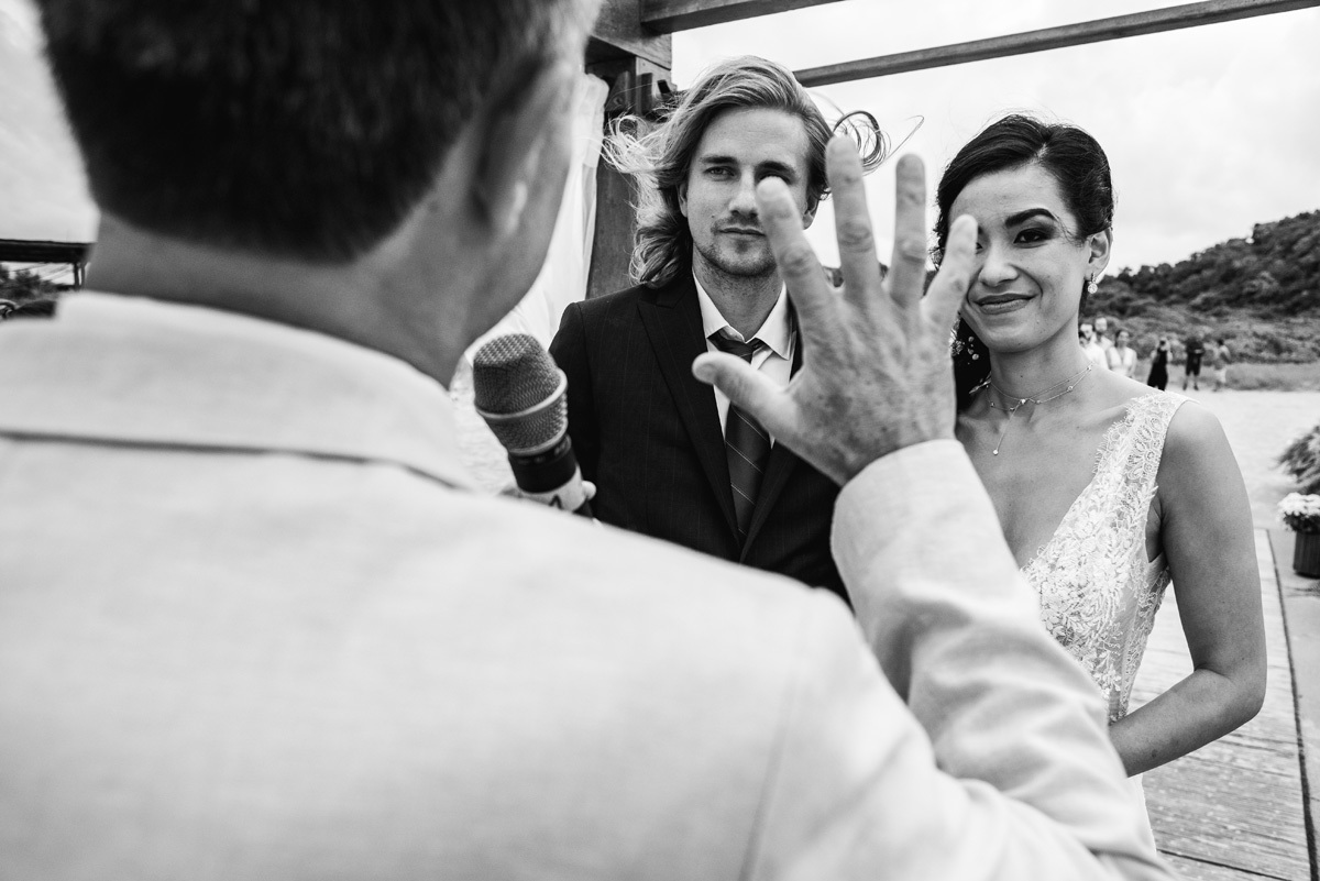 cerimônia de casamento cerimônia de casamento pé na areia ilha do mel paraná brasil