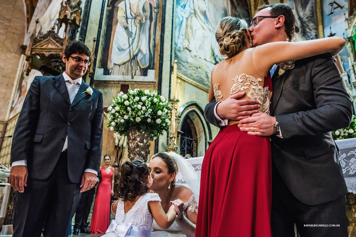 emoção dos padrinhos no casamento