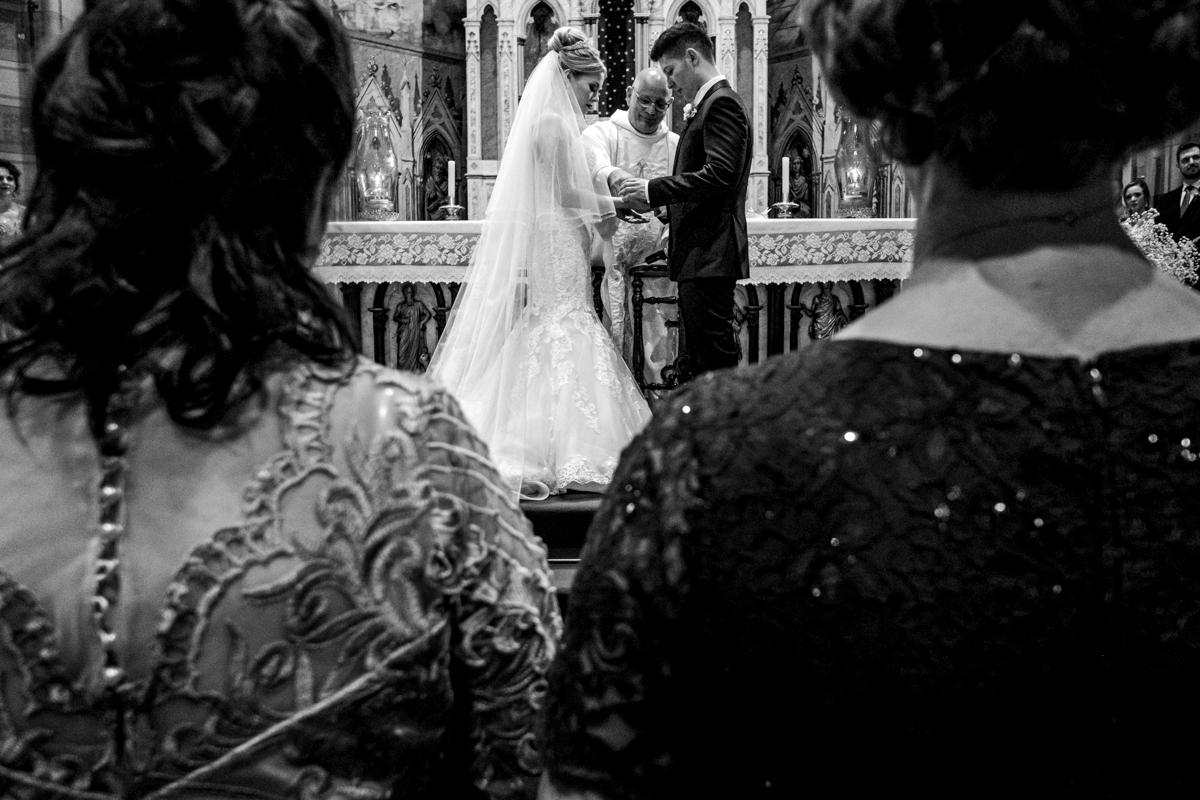 foto noivos no altar