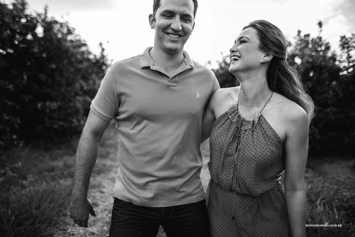 noivos no ensaio pre casamento