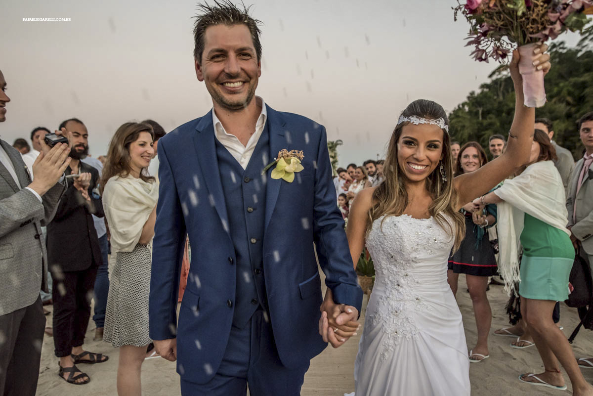 saida de casamento na praia