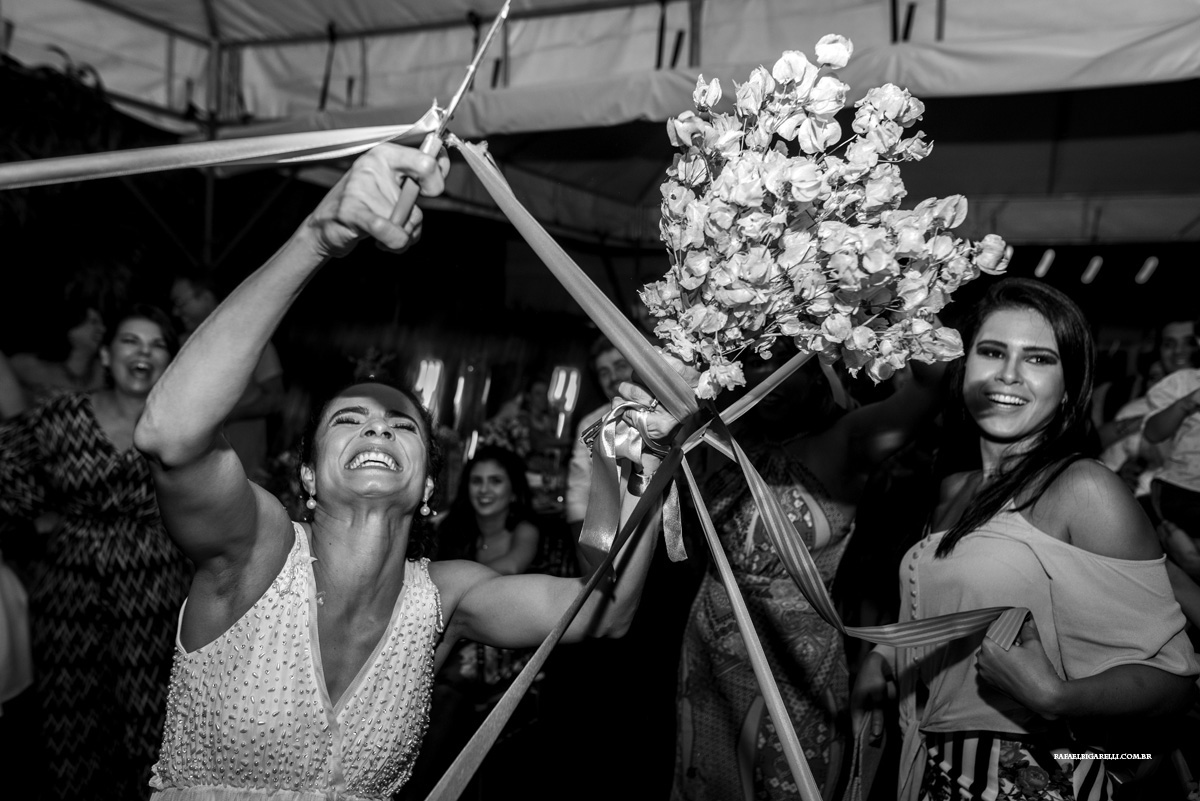 a hora do bouquet no casamento