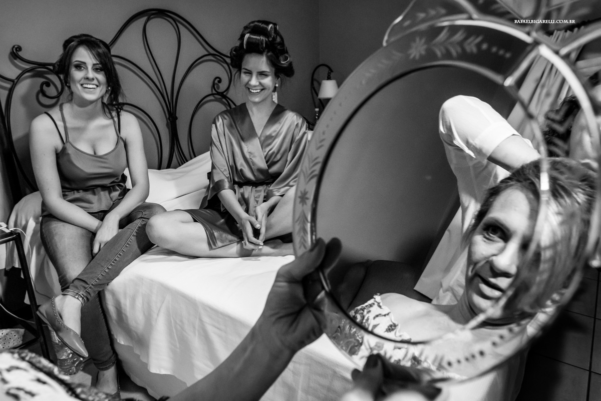 noiva junto com as madrinhas