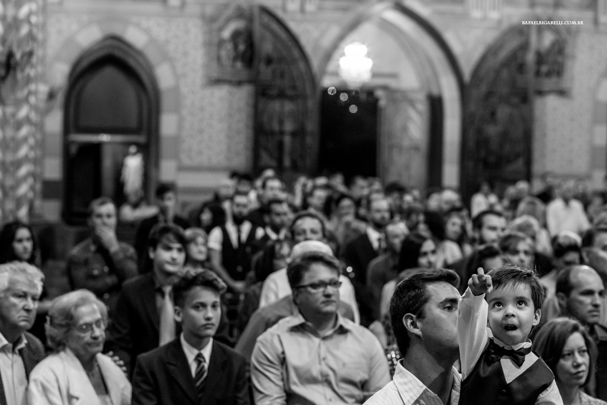 crianças na cerimonia preto e branco