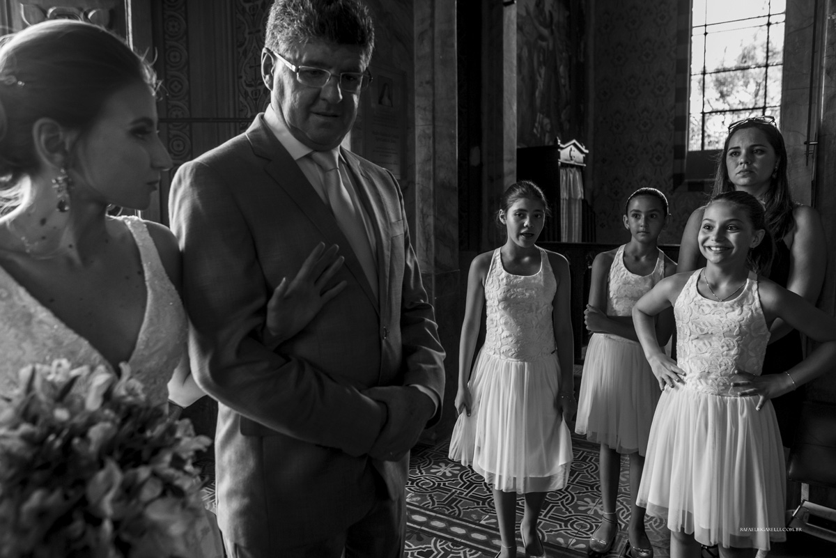 daminhas na entrada da noiva