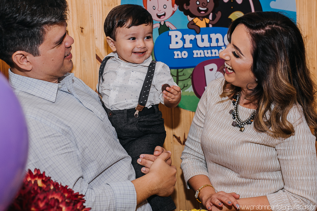 prabrincarfotografia-aniversário-festa-infantil-recife-fotógrafo-fotografia-mundo-bita-decoração-família-foto-1-ano-primeiro-cupcake-bolo-personalizados-Bruno