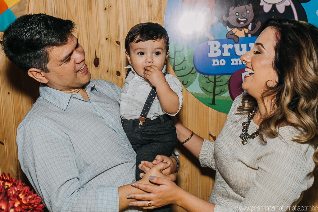 prabrincarfotografia-aniversário-festa-infantil-recife-fotógrafo-fotografia-mundo-bita-decoração-família-foto-1-ano-primeiro-cupcake-bolo-personalizados-Bruno