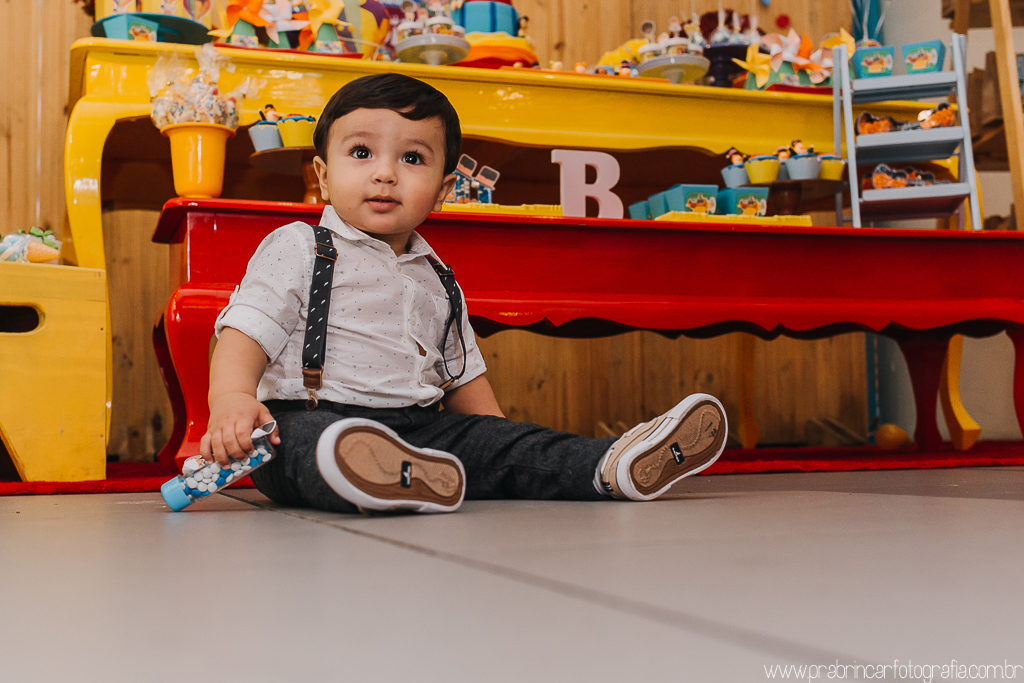 prabrincarfotografia-aniversário-festa-infantil-recife-fotógrafo-fotografia-mundo-bita-decoração-família-foto-1-ano-primeiro-cupcake-bolo-personalizados-Bruno