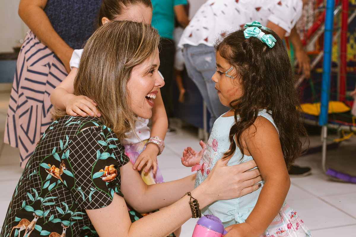 aniversário-infantil-fotografia-fotógrafo-recife-festa-bolo-tema-decoração-presente-criança-família-casa-foto-olívia