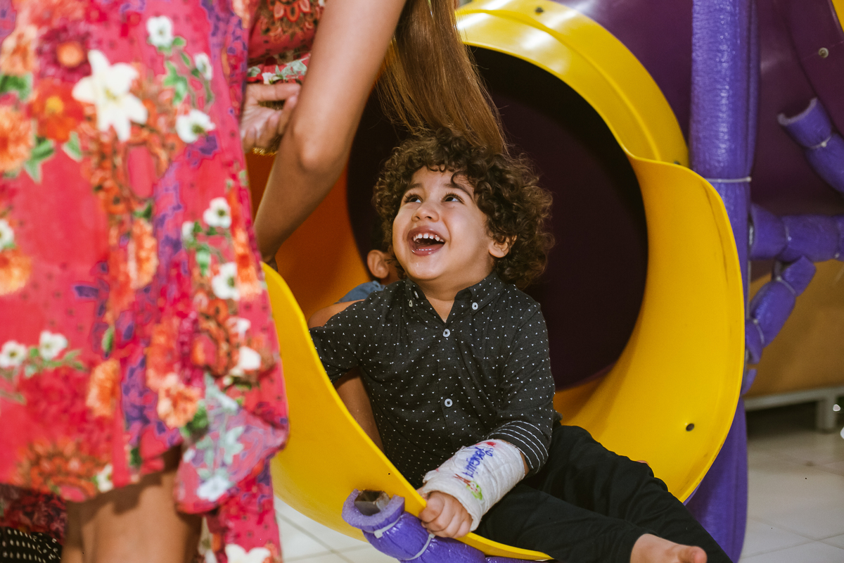 aniversário-infantil-fotografia-fotógrafo-recife-festa-bolo-tema-decoração-presente-criança-família-casa-foto-olívia