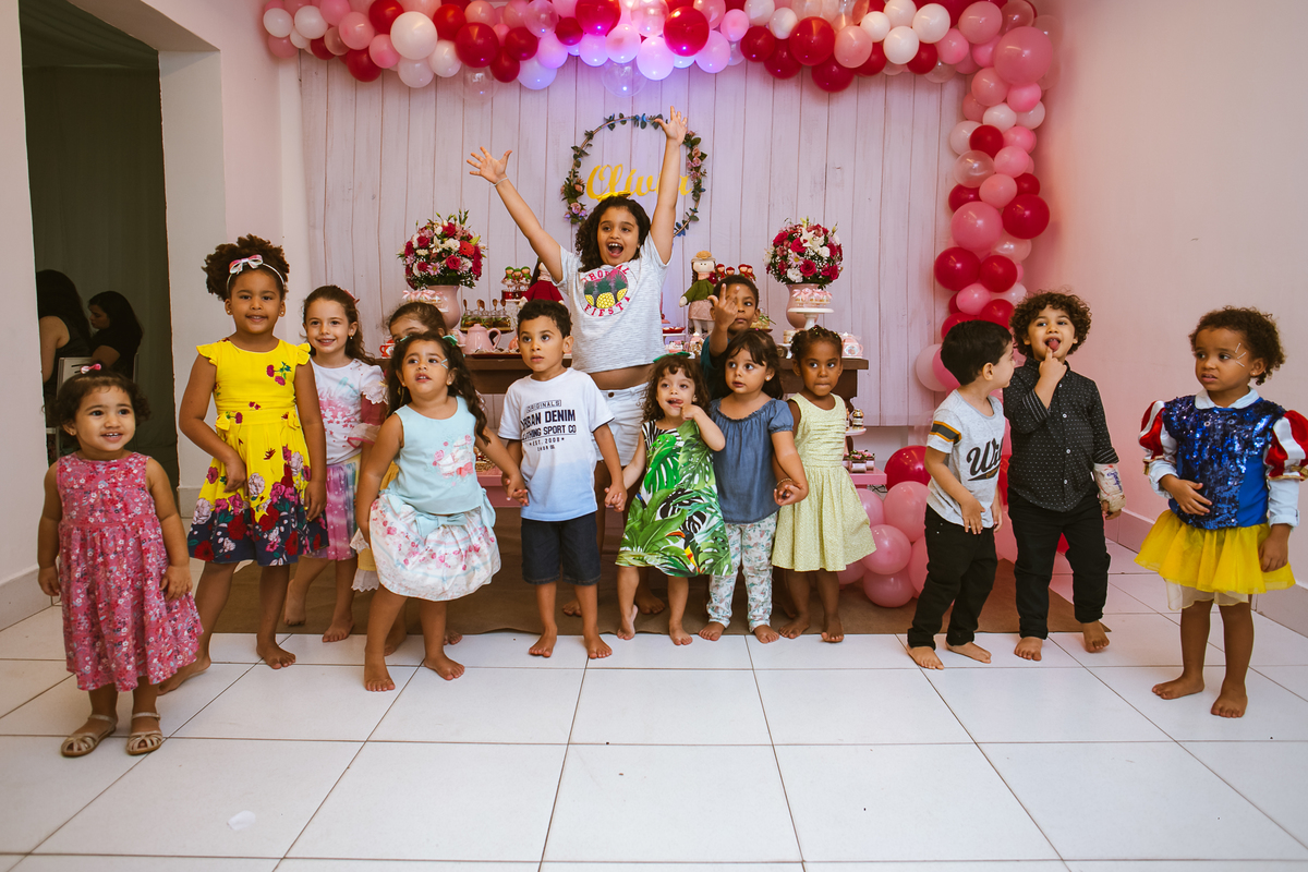 aniversário-infantil-fotografia-fotógrafo-recife-festa-bolo-tema-decoração-presente-criança-família-casa-foto-olívia