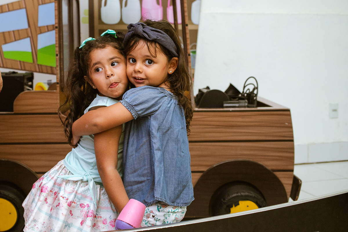 aniversário-infantil-fotografia-fotógrafo-recife-festa-bolo-tema-decoração-presente-criança-família-casa-foto-olívia
