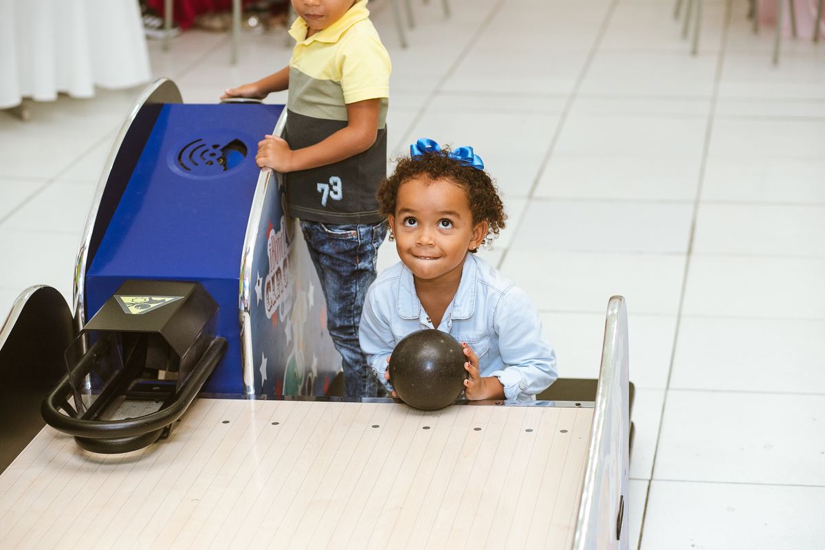 aniversário-infantil-fotografia-fotógrafo-recife-festa-bolo-tema-decoração-presente-criança-família-casa-foto-olívia