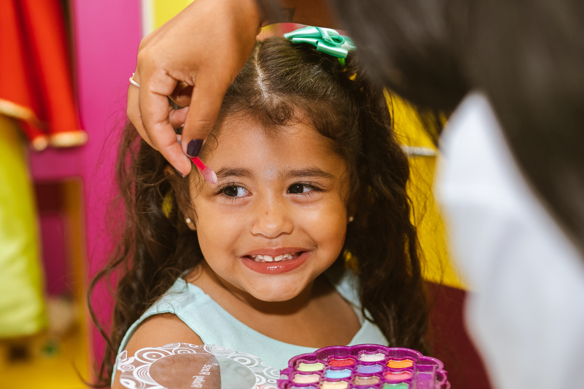 aniversário-infantil-fotografia-fotógrafo-recife-festa-bolo-tema-decoração-presente-criança-família-casa-foto-olívia