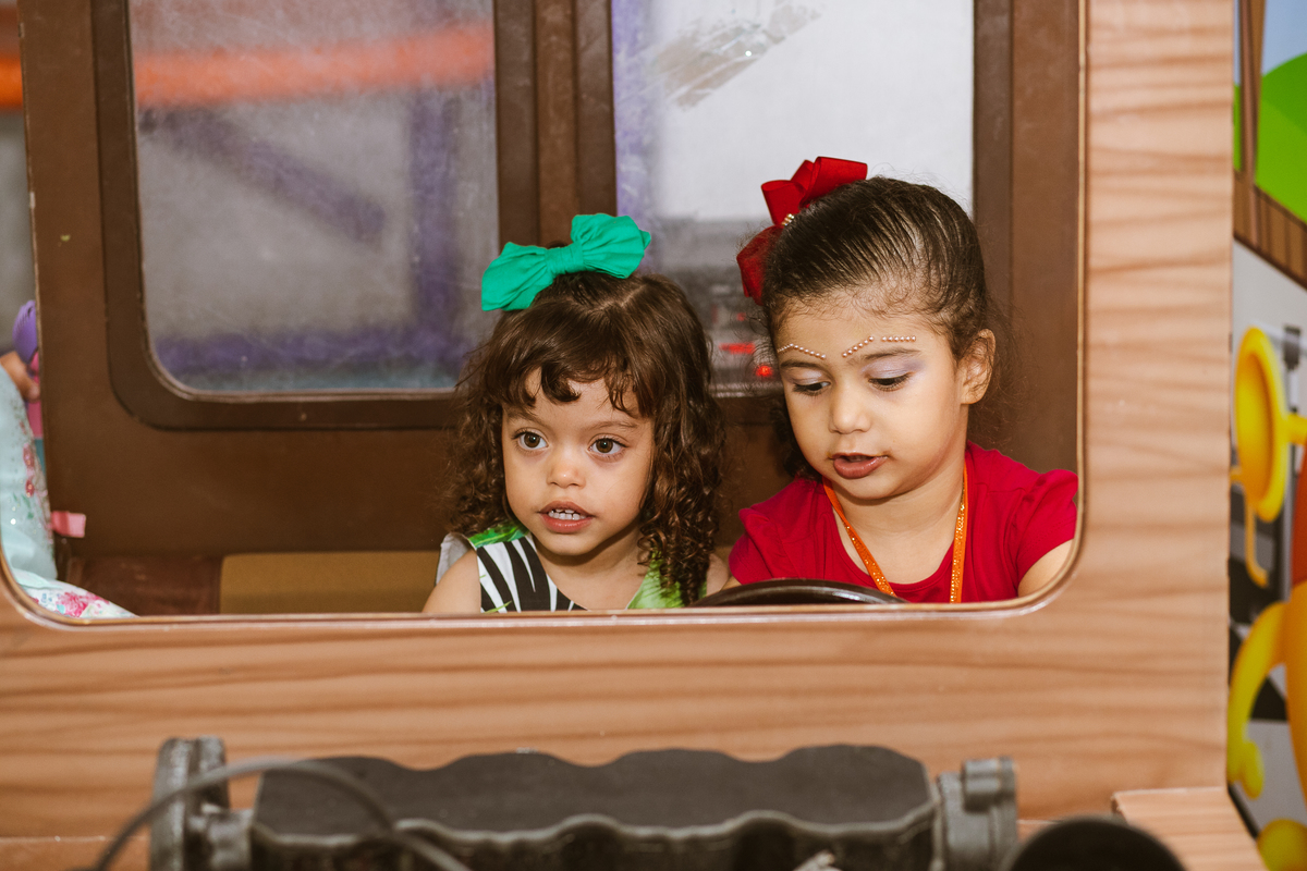 aniversário-infantil-fotografia-fotógrafo-recife-festa-bolo-tema-decoração-presente-criança-família-casa-foto-olívia