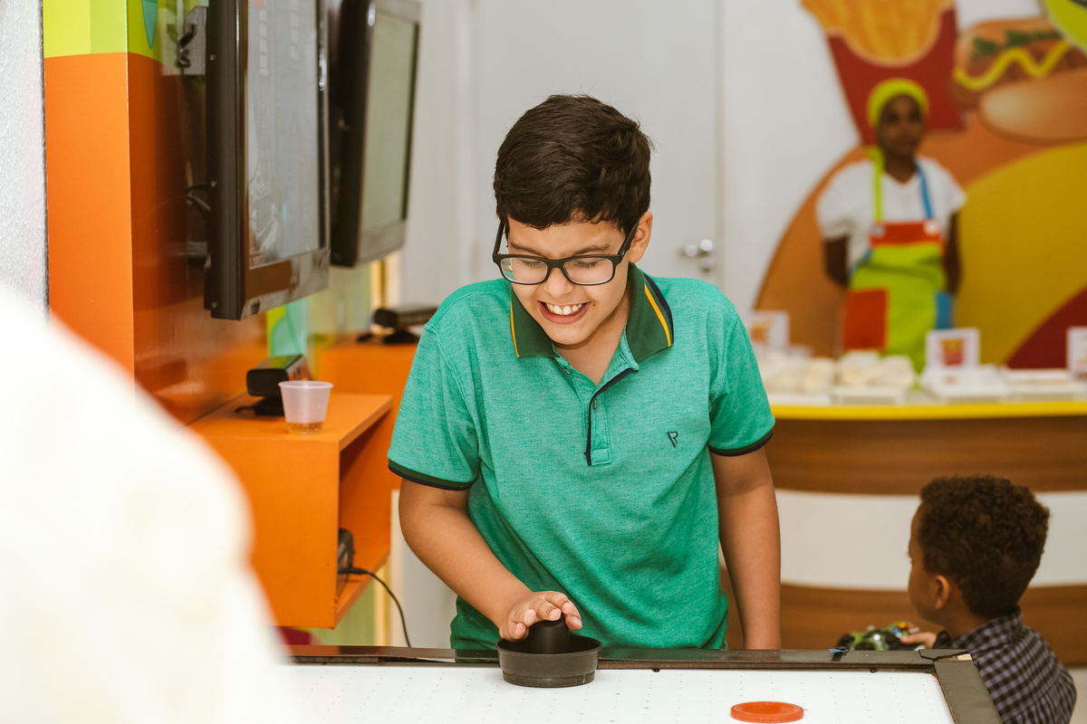 aniversário-infantil-fotografia-fotógrafo-recife-festa-bolo-tema-decoração-presente-criança-família-casa-foto-olívia