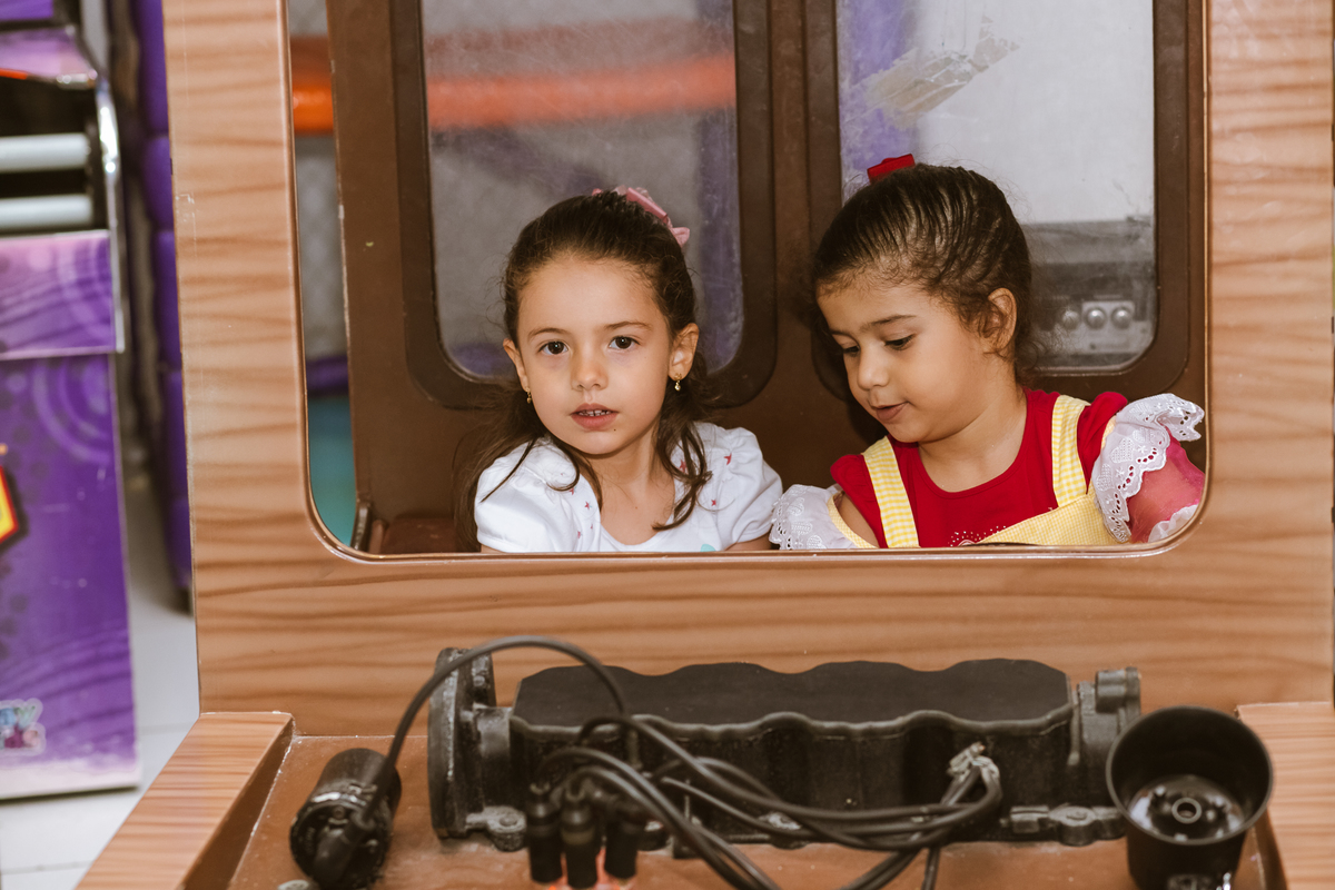 aniversário-infantil-fotografia-fotógrafo-recife-festa-bolo-tema-decoração-presente-criança-família-casa-foto-olívia