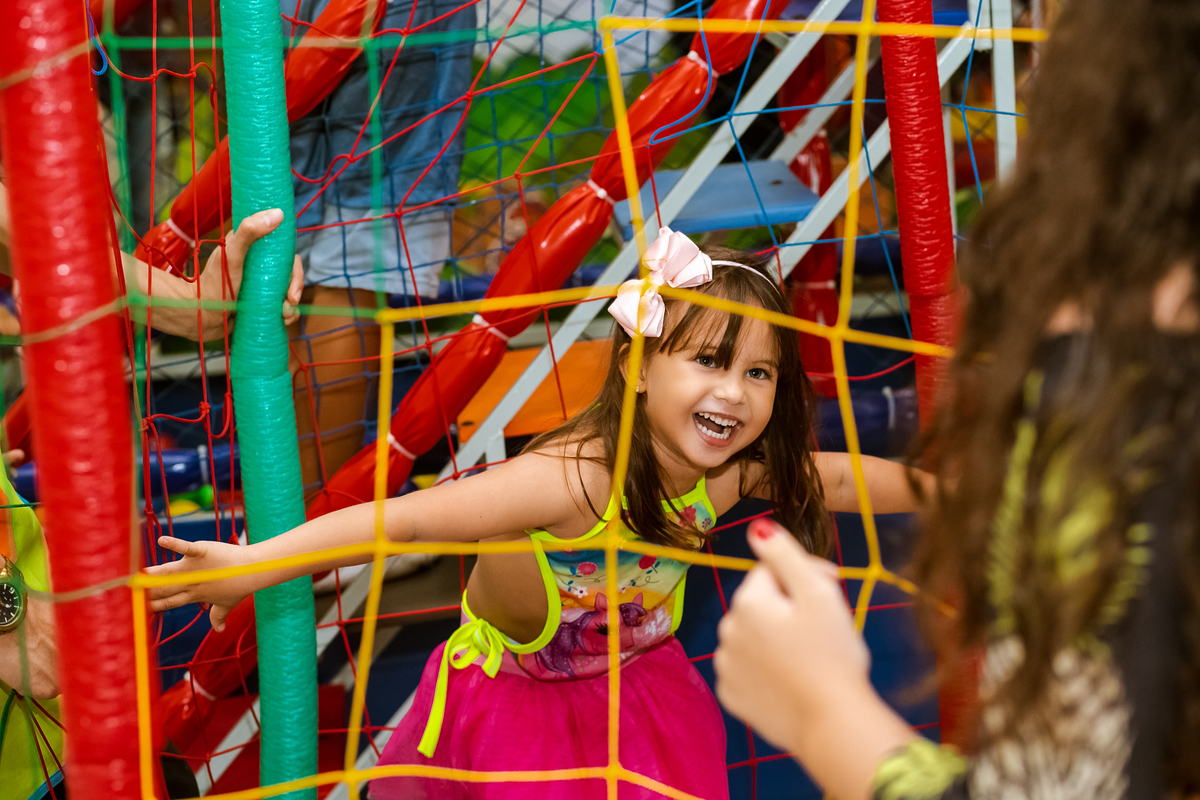 aniversário-infantil-fotografia-fotógrafo-recife-festa-bolo-tema-decoração-presente-criança-família-casa-foto-olívia