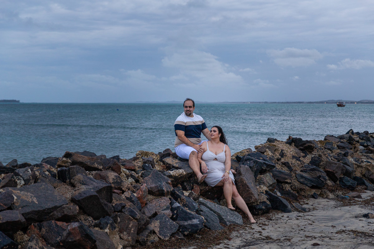 Poses de casal nas pedras