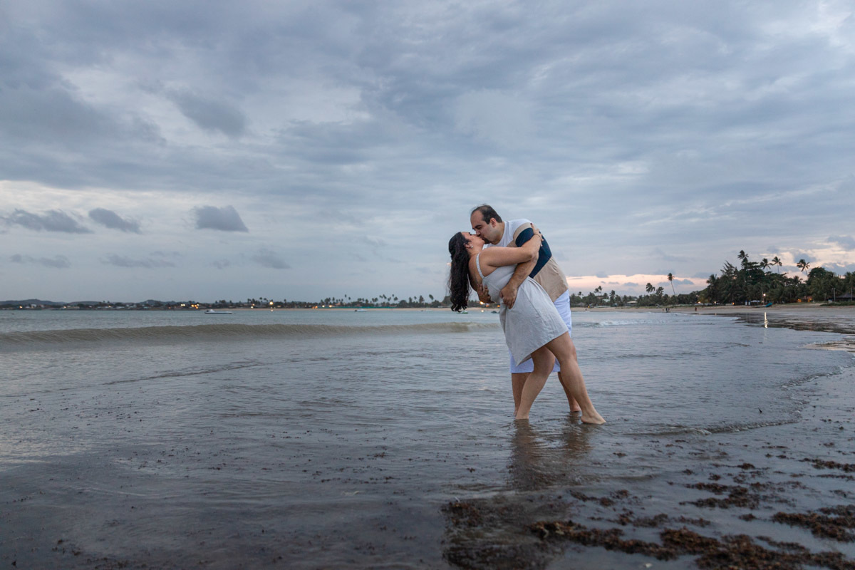 Pose romantica para casal fazer fotos