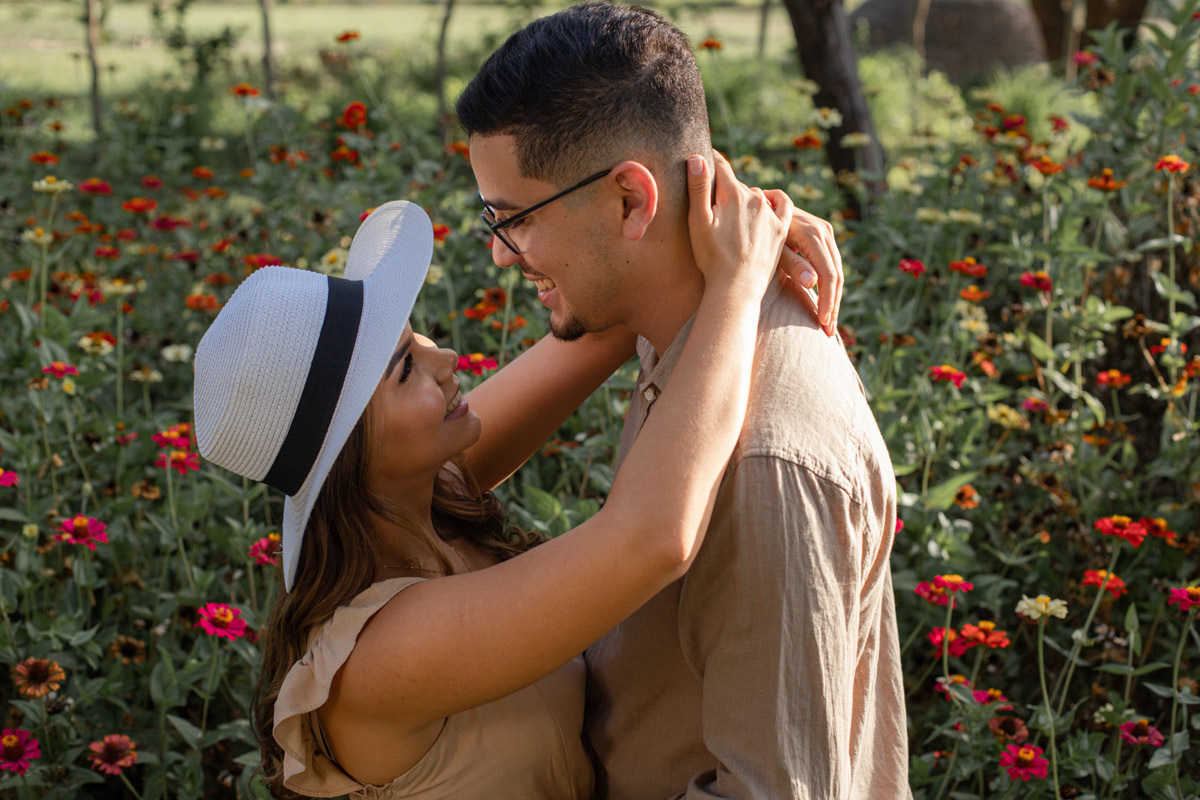 Ensaio de casal no campo