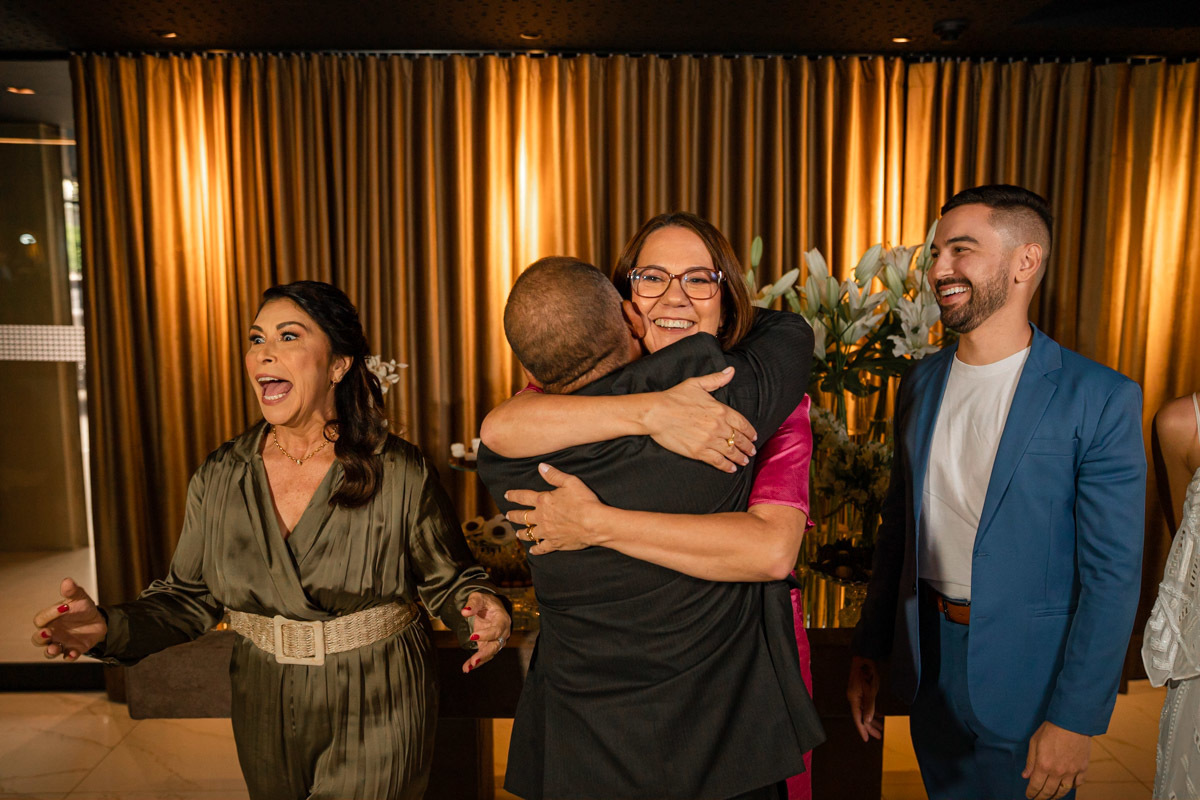 Abraço nos familiares e amigos